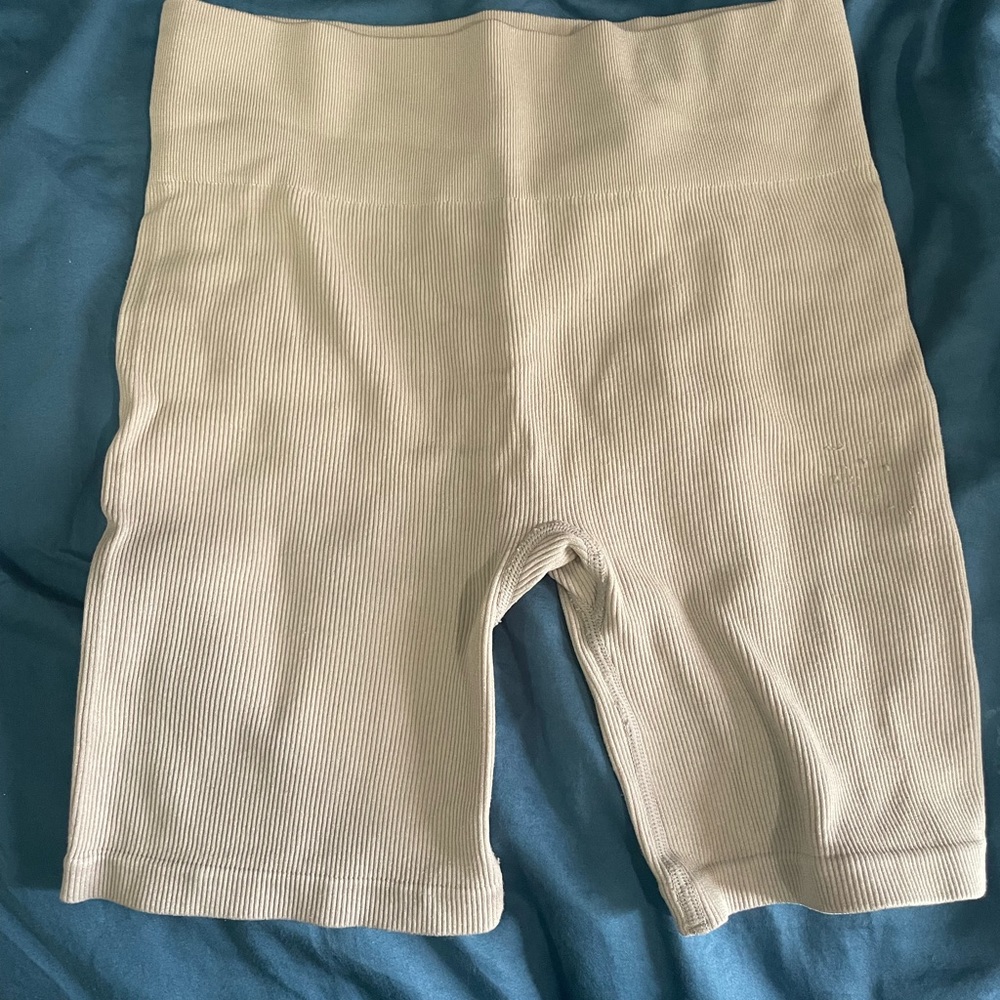 Gilly hicks cropped leggings- for workout or everyday.